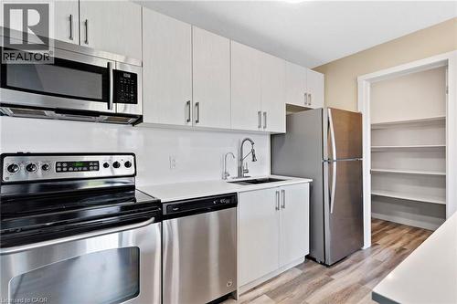 11 Eagle Hill, Cambridge, ON - Indoor Photo Showing Kitchen With Stainless Steel Kitchen