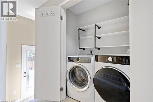 11 Eagle Hill, Cambridge, ON - Indoor Photo Showing Laundry Room