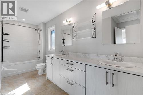 11 Eagle Hill, Cambridge, ON - Indoor Photo Showing Bathroom