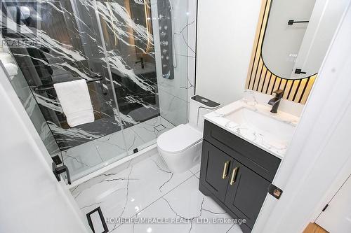 52 Foxacre Row, Brampton, ON - Indoor Photo Showing Bathroom