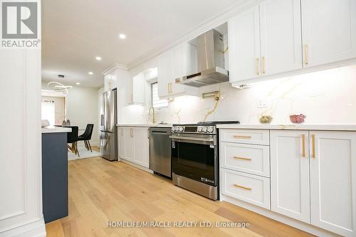 52 Foxacre Row, Brampton, ON - Indoor Photo Showing Kitchen With Upgraded Kitchen