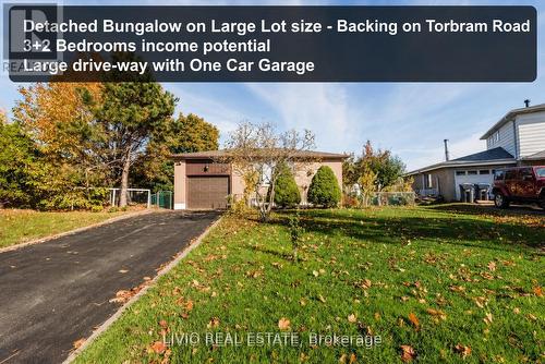 12 FINSBURY DRIVE  Brampton, ON L6T 3P9