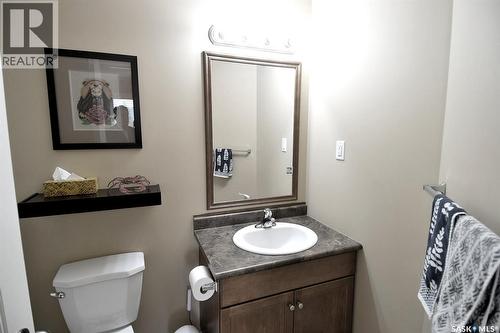 102 1022 Hampton Circle, Saskatoon, SK - Indoor Photo Showing Bathroom