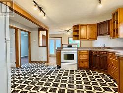 With stove in place. - 