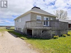 Offers easy home business or 2 unit options. - 