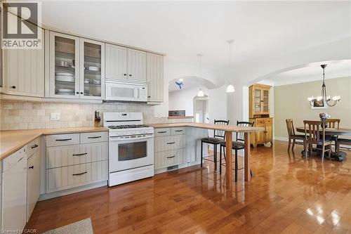 93 Sunning Hill Avenue, Hamilton, ON - Indoor Photo Showing Kitchen