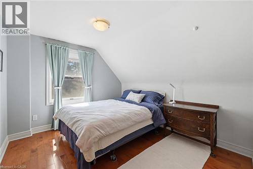 93 Sunning Hill Avenue, Hamilton, ON - Indoor Photo Showing Bedroom