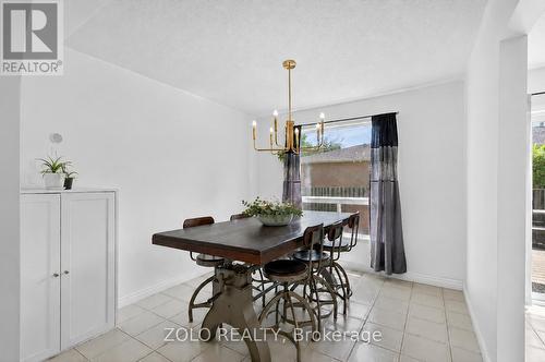 6166 Kindree Circle, Mississauga, ON - Indoor Photo Showing Dining Room