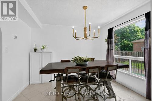 6166 Kindree Circle, Mississauga, ON - Indoor Photo Showing Dining Room