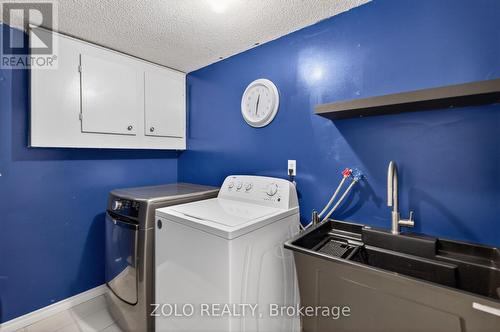 6166 Kindree Circle, Mississauga, ON - Indoor Photo Showing Laundry Room
