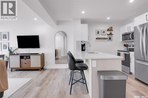 9 651 Dubois Crescent, Saskatoon, SK - Indoor Photo Showing Kitchen With Stainless Steel Kitchen