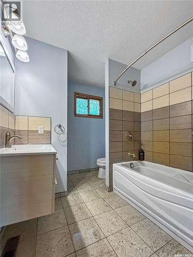 12 5Th Avenue, Candle Lake, SK - Indoor Photo Showing Bathroom