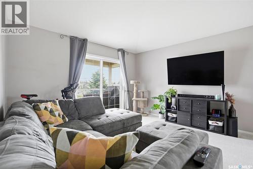 203C 425 Keevil Crescent, Saskatoon, SK - Indoor Photo Showing Living Room