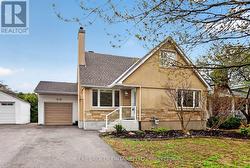 1572 DORION AVENUE  Ottawa, ON K1G 0J6