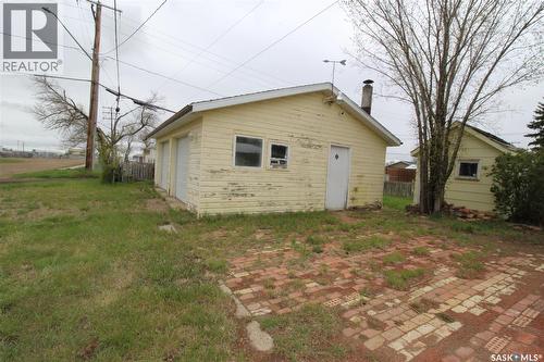 403 4Th Street W, Shaunavon, SK - Outdoor