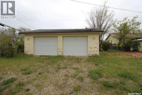403 4Th Street W, Shaunavon, SK - Outdoor
