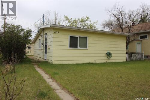 403 4Th Street W, Shaunavon, SK - Outdoor With Exterior