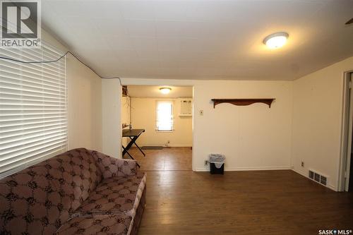 403 4Th Street W, Shaunavon, SK - Indoor