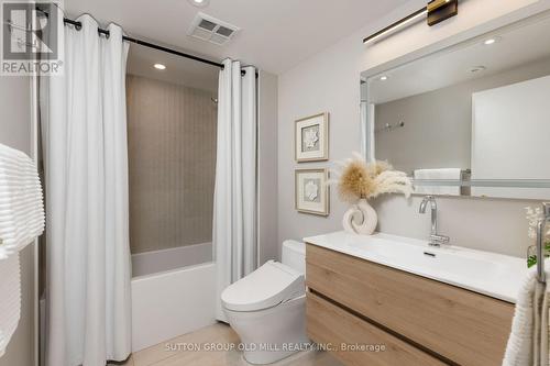 809 - 46 Western Battery Road, Toronto, ON - Indoor Photo Showing Bathroom