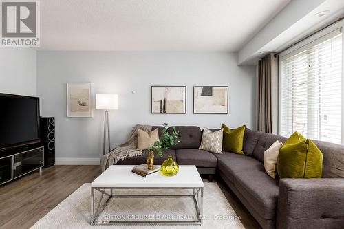809 - 46 Western Battery Road, Toronto, ON - Indoor Photo Showing Living Room