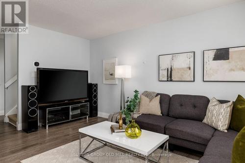 809 - 46 Western Battery Road, Toronto, ON - Indoor Photo Showing Living Room