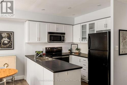 809 - 46 Western Battery Road, Toronto, ON - Indoor Photo Showing Kitchen With Double Sink