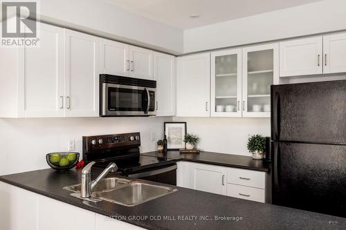 809 - 46 Western Battery Road, Toronto, ON - Indoor Photo Showing Kitchen With Double Sink