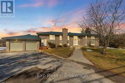 267 COUNTY ROAD 28 Prince Edward County (Ameliasburg Ward), ON K8N 4Z7