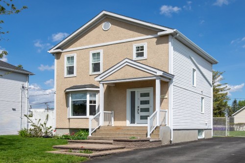 607 Rue Couture  Saint-Jean-Sur-Richelieu, QC J3B 8L4