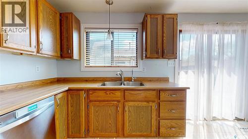 1134 Brown Street, Regina, SK - Indoor Photo Showing Kitchen With Double Sink