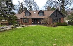 1244 WOODLAND AVENUE  Mississauga, ON L5G 2X9