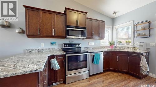 5053 Watson Way, Regina, SK - Indoor Photo Showing Kitchen With Stainless Steel Kitchen With Upgraded Kitchen