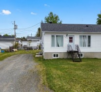 701 Rue des Pins Amos, QC J9T 3N1