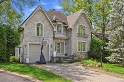 474 Rue Gervais  Otterburn Park, QC J3H 6E3