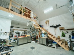 Garage - 