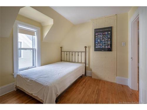 332 Saunders St, Fredericton, NB 