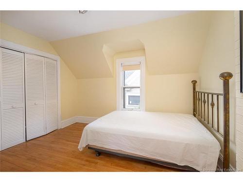 332 Saunders St, Fredericton, NB 