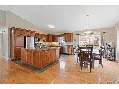 28 Brandon Crt, Fredericton, NB 