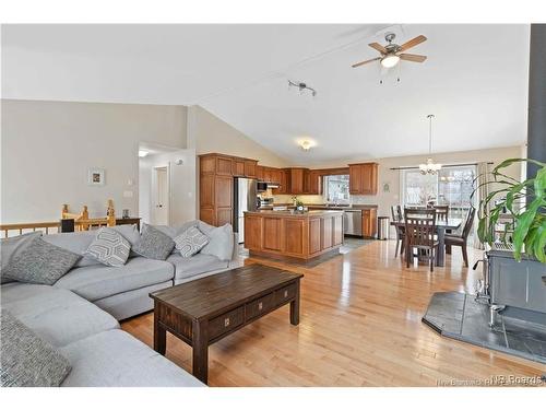 28 Brandon Crt, Fredericton, NB 