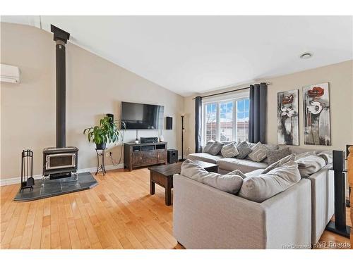 28 Brandon Crt, Fredericton, NB 
