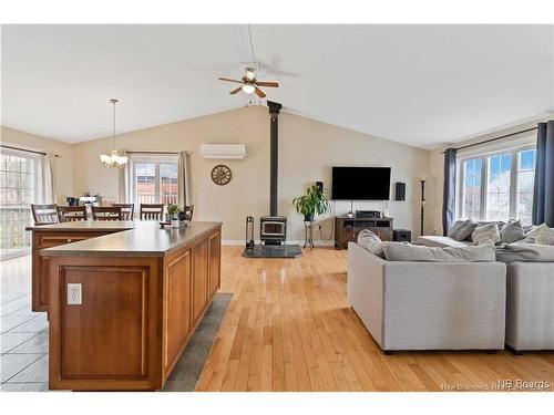 28 Brandon Crt, Fredericton, NB 