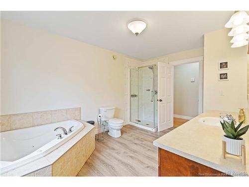28 Brandon Crt, Fredericton, NB 