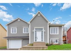 28 Brandon CRT  Fredericton, NB E3G 0X5
