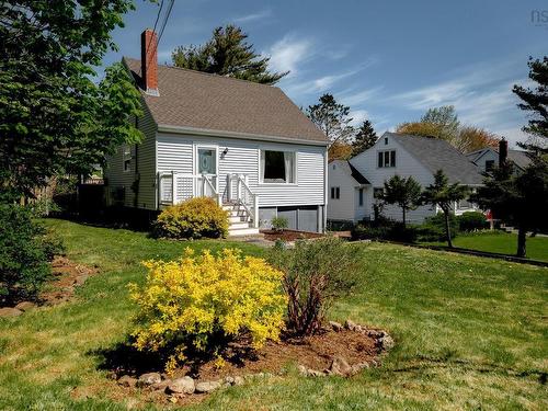 117 Melrose Avenue  Halifax, NS B3N 2E6
