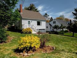 117 Melrose Avenue  Halifax, NS B3N 2E6