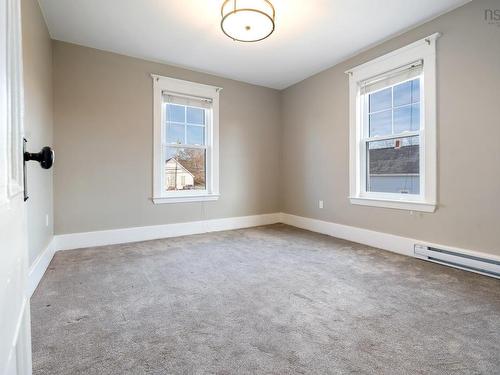 6 Hamilton Avenue, Brookfield, NS 