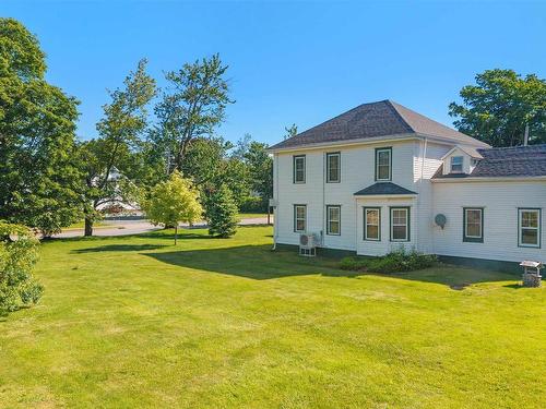 6 Hamilton Avenue, Brookfield, NS 