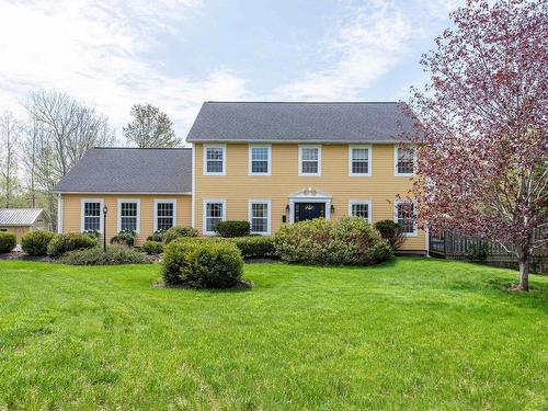 298 St Andrews Drive, Fall River, NS 