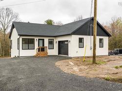 396 Falmouth Back Road  Falmouth, NS B0P 1L0