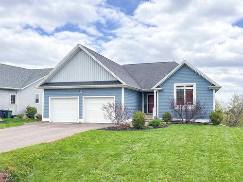 62 Saints Crescent  Stratford, PE C1B 0G5